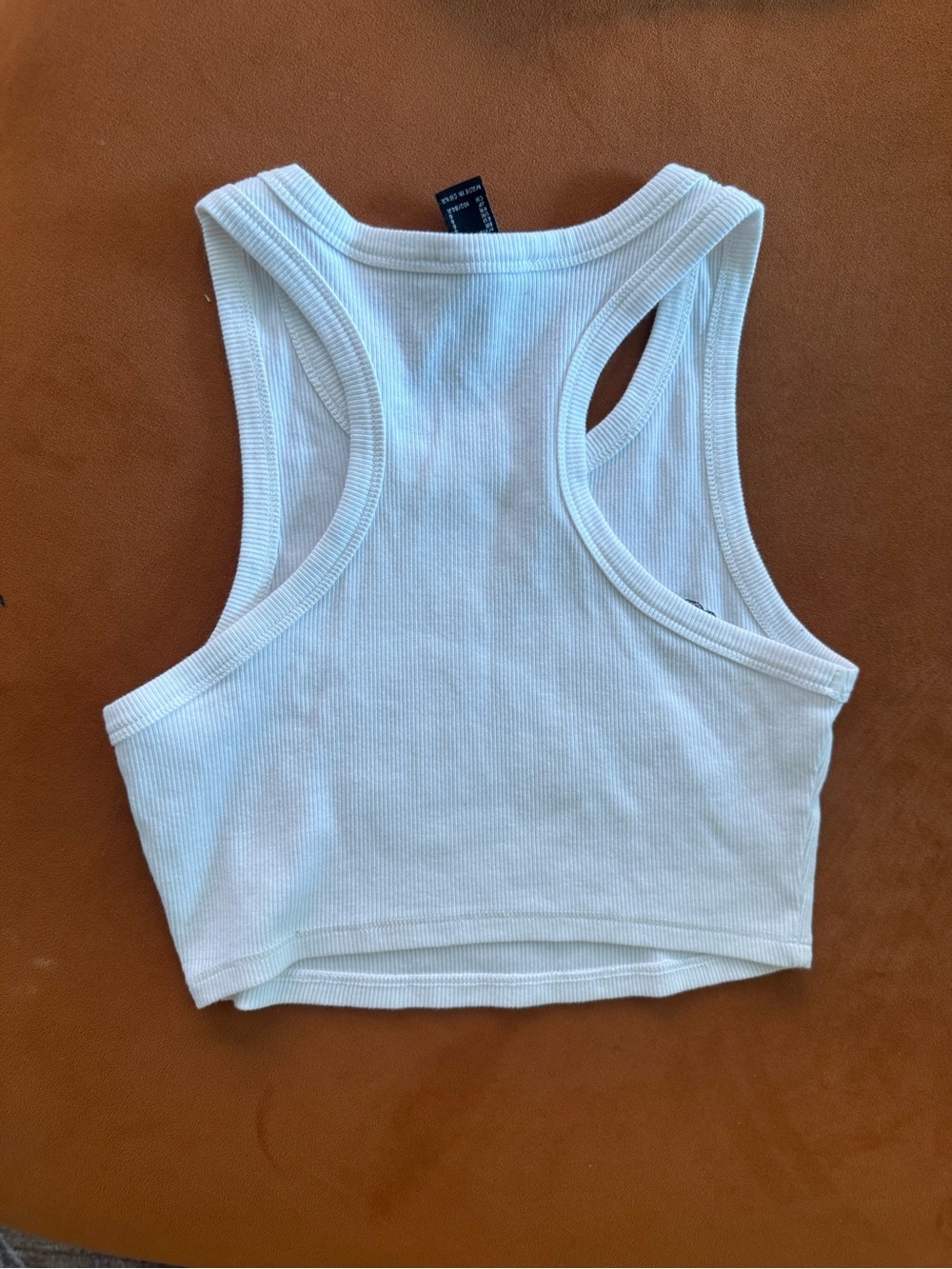 Forever 21 White Cropped Tank Top with Sequined 'Chérie’ Script Small NWOT - Picture 3 of 4